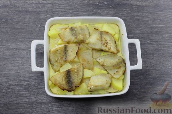 Рыба, запечённая с картофелем и яблоками