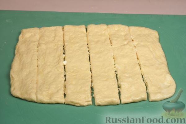 Булочки-плетёнки с рассольным сыром