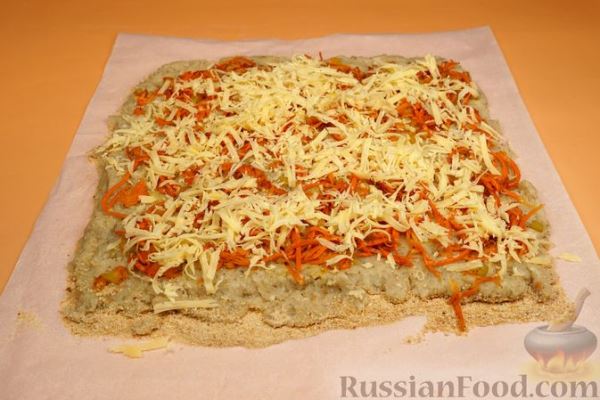 Рыбный рулет с морковью, сладким перцем и сыром (в духовке)