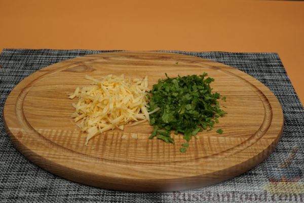 Скумбрия, фаршированная яйцом, зеленью и сыром (в духовке)